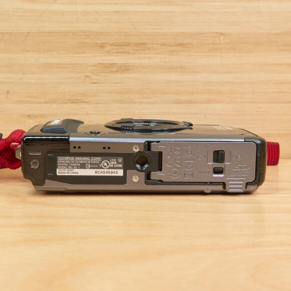 Olympus Tough TG‑1 iHS 12 MP Waterproof Digital Camera , 4× Optical Zoom, Tested - Picture 7 of 8